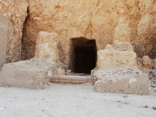 Eingang des Grabganges im Epiphaniuskloster